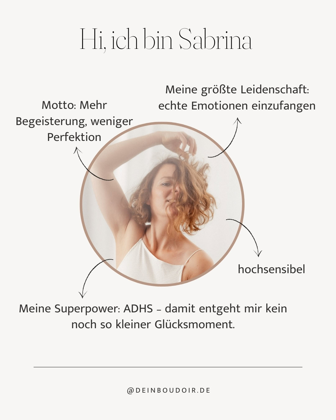 Foto von Sabrina, die ihre Leidenschaft für echte Emotionen und Selbstliebe zeigt.